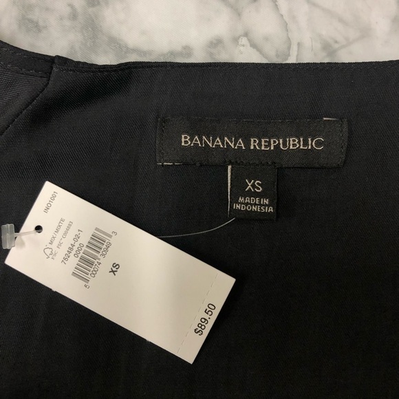 Banana Republic Silky Black Blouse Size XS NWT - Picture 3 of 6